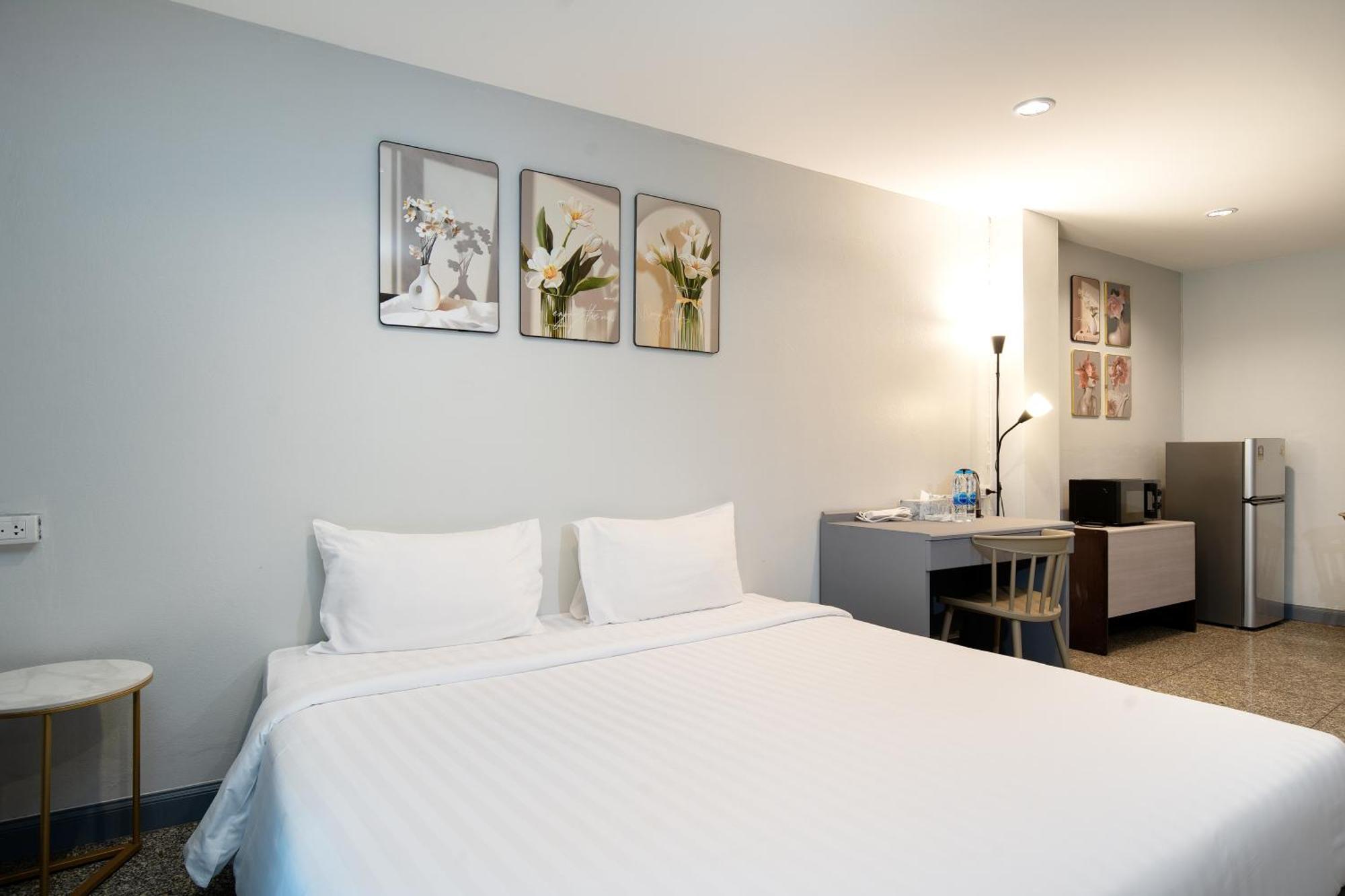 Capitel Rama 4 Aparthotel Bangkok Bagian luar foto