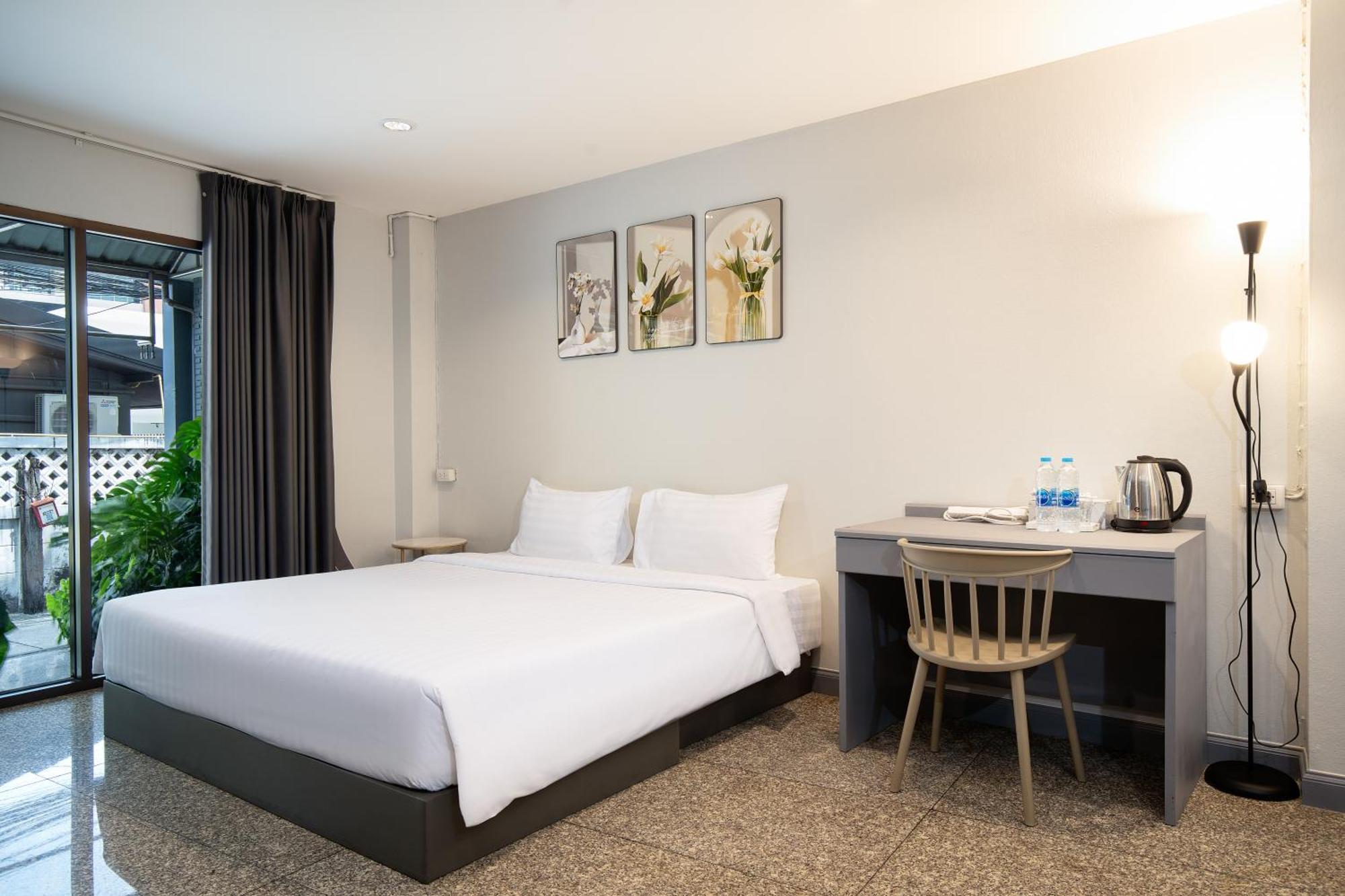 Capitel Rama 4 Aparthotel Bangkok Bagian luar foto